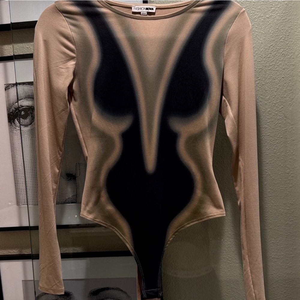 Fashion Nova Black and Tan Long Sleeve Bodysuit